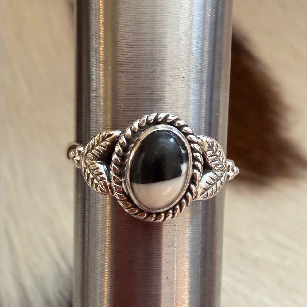 ❤️White Buffalo Turquoise Oval Ring Size 6.75 Navajo Style Southwestern Sterling